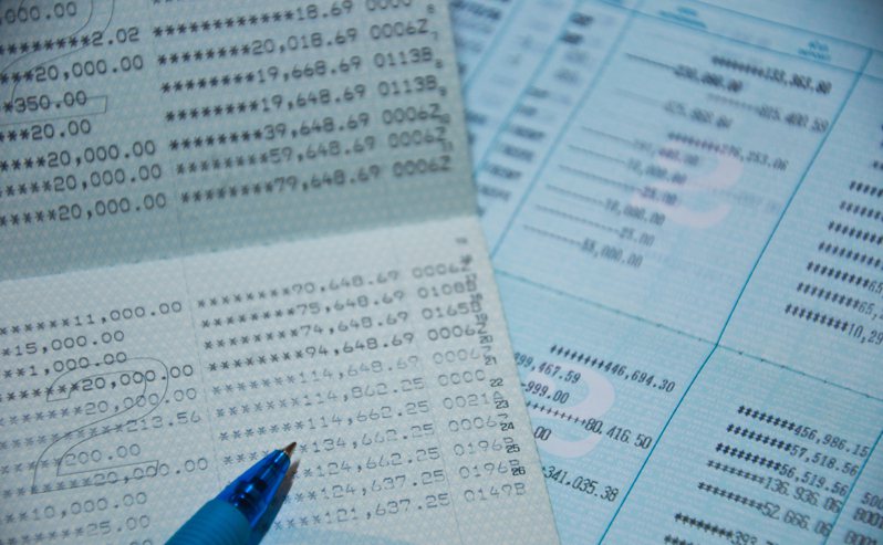 挖出阿公30多年前薪資條！過年爽領12萬5「光獎金就近9萬」　網見「全勤獎金數字」羨慕哭：現在1千就該偷笑