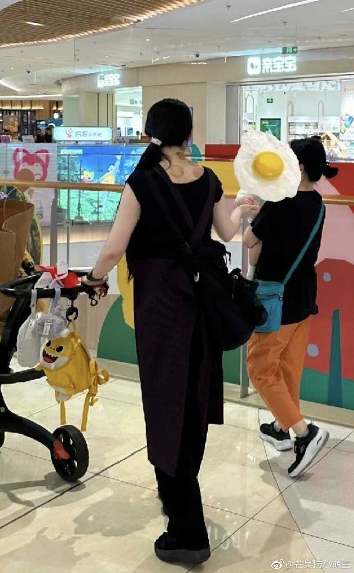 結婚5年屢爆婚變！氣質女星嫁豪門「逛街被巧遇」遭酸：仙氣全沒了　夫妻不畏流言「私下互動全曝光」