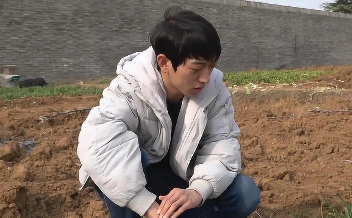 頂客叔叔查出胃癌！我專門辭去工作照顧他5年　某天打開抽屜「看見一物」轉身離開斷絕關係