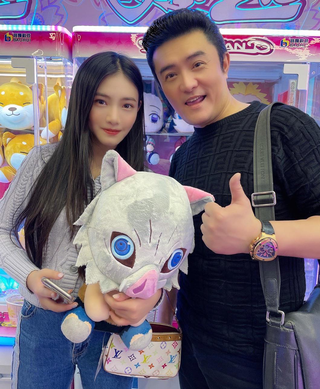 憑實力擊敗千人！李㼈19歲學霸女兒「公開好消息」堅持不靠爸　近照仙氣逼人「謙虛自認是醜小鴨」