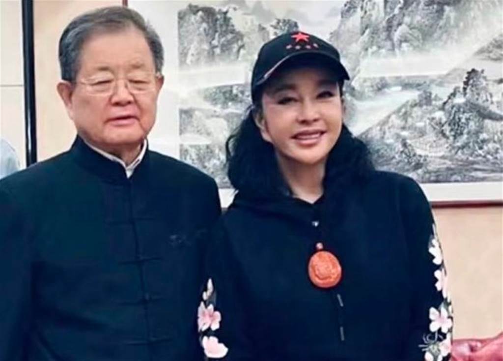 美魔女形象滅！最美武則天「67歲老態藏不住」一笑滿臉皺紋　曾淪階下囚「四婚尪癡情相守」惹人羨