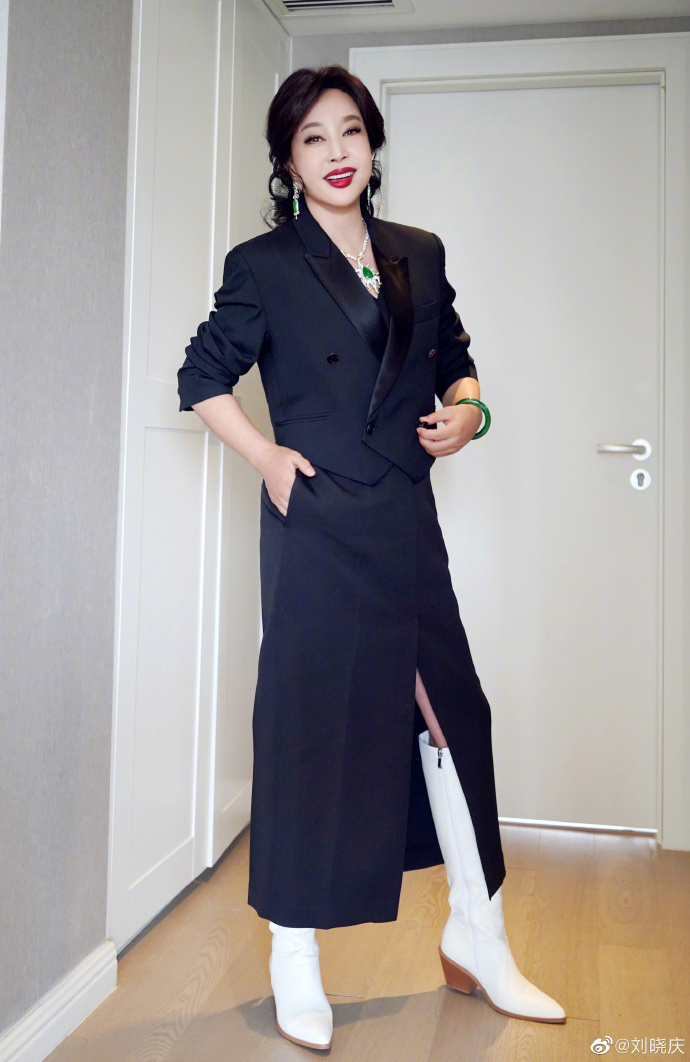 美魔女形象滅！最美武則天「67歲老態藏不住」一笑滿臉皺紋　曾淪階下囚「四婚尪癡情相守」惹人羨