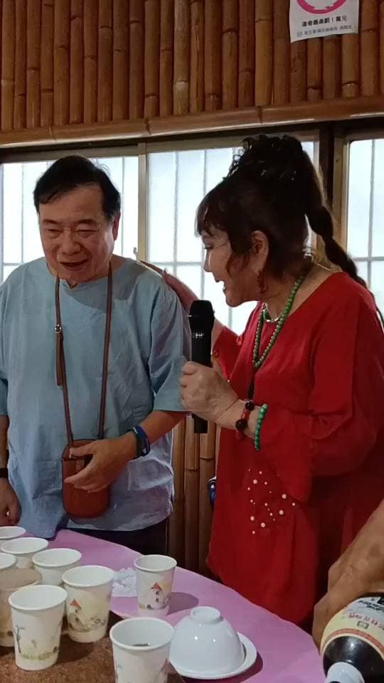 被誤認成夫妻！澎澎隔40年「再搭檔廖峻」默契十足　認了「2人真實關係」：這輩子找不到第二個