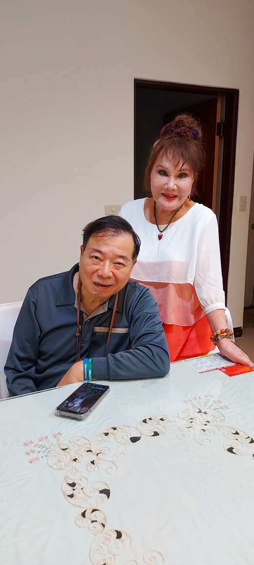 被誤認成夫妻！澎澎隔40年「再搭檔廖峻」默契十足　認了「2人真實關係」：這輩子找不到第二個