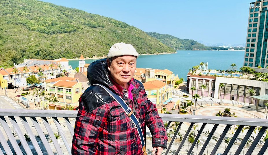 昔碾壓張國榮！69歲男星「轉行賣保險20年」再開金嗓爆紅　罹心臟病動手術「兩鬢斑白近照曝」