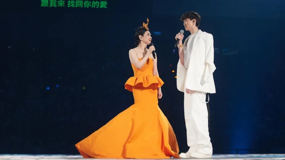 張清芳17歲愛子曝光！罕開金嗓「五官完全遺傳媽媽」　當他一上台「台下婆媽驚聲尖叫」