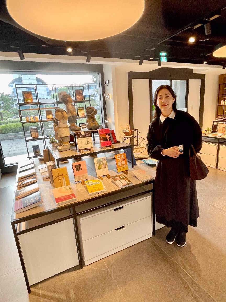 時隔22年回來了！「廣播夢中情人再露面」氣質美貌都沒變　近30年膝下無子「突興奮宣布新身分」
