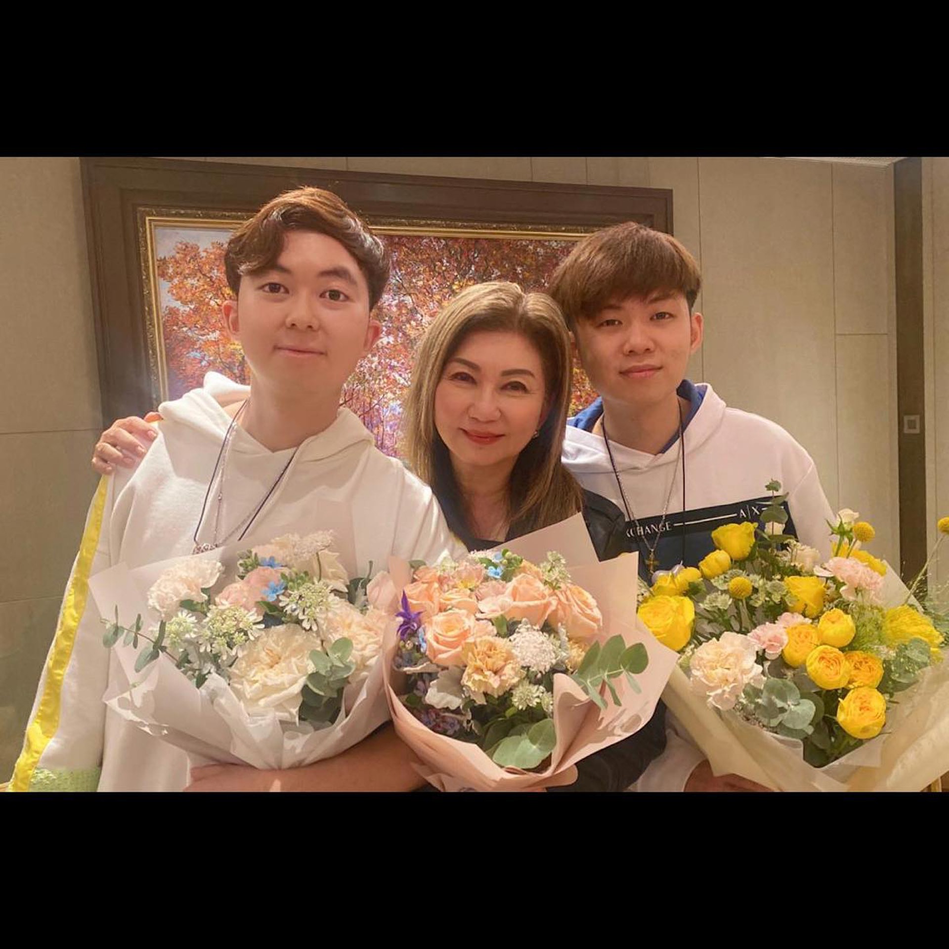 捧紅無數人！演藝圈女強人爆25年婚變「不計前嫌替前夫辦後事」　「愛子現身捧遺照」不捨：發燒竟成永別