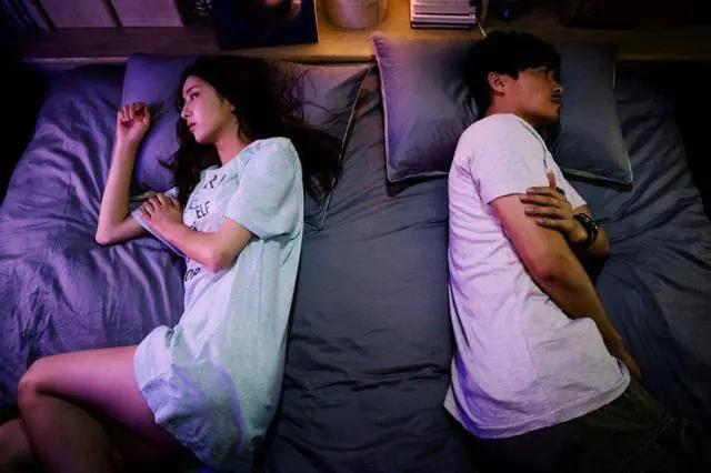 家庭主婦不上班「卻每天都喊累」！丈夫起疑心在家偷裝攝像頭　隨後查看「監視器畫面」愧疚不已