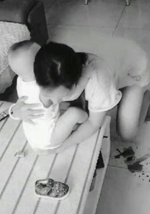家庭主婦不上班「卻每天都喊累」！丈夫起疑心在家偷裝攝像頭　隨後查看「監視器畫面」愧疚不已
