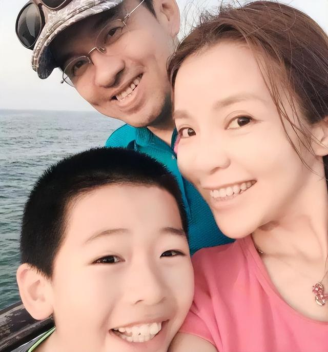 出生不被疼愛！名主持患癌「父母不聞不問」她仍堅持孝親　婚後「伺候癱瘓公公到臨終」多了雙倍的愛