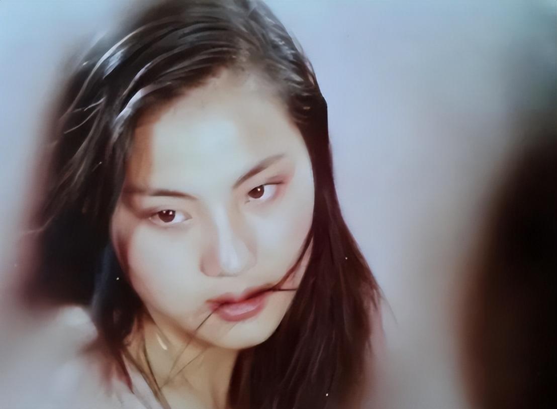 年僅28歲！知名女星「13樓縱身一躍」悲情離世　「17歲一夜成名」父母卻拒不參加葬禮