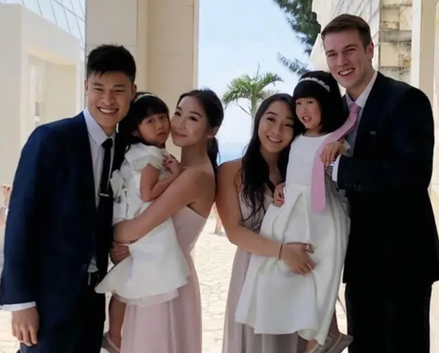 梁家輝全家福曝光！妻子氣質好雙胞胎女兒甜美，新女婿撞臉孫楊