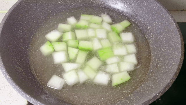 喝綠豆湯不如吃它！夏天「清熱解毒第一瓜」　菜場遇到必買：減肥排便
