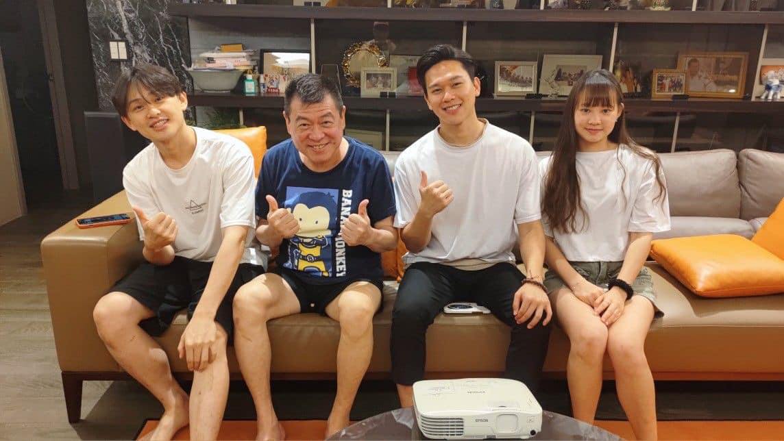  2度送醫住院！孫德榮轉念「不再當大砲」得罪演藝圈　一生不婚「笑喊多了三孩」享受當爸