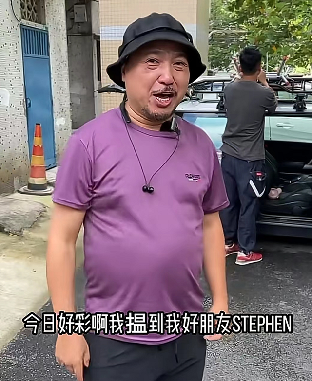 有錢一起賺！知名男星「教好友一起賣魚蛋」汗水狂流　忙一天「工資3500元」曾喊話：渴望買房
