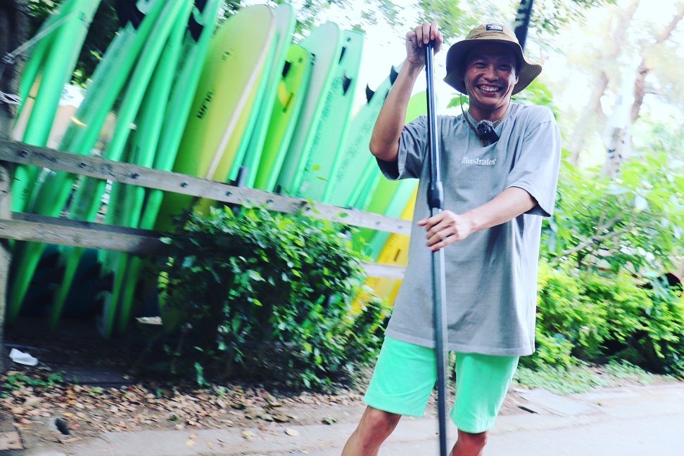 捲入性騷風波？44歲黃鐙輝遭爆「偷抓辣模胸部」畫面流出　他還原事情真相：「我才是受害者」