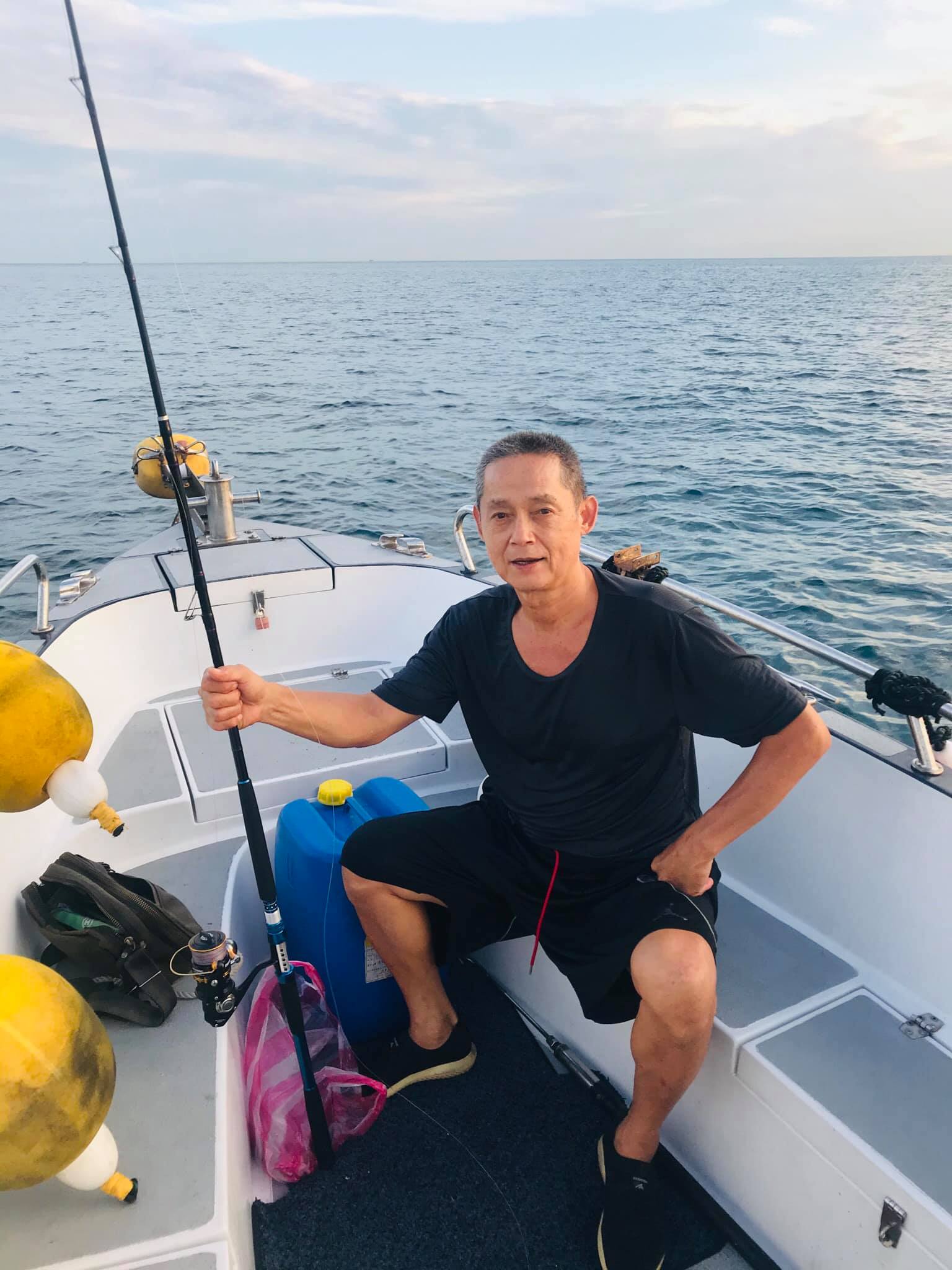 父母都短命！老戲骨被斷言「你活不過59歲」只求活在當下　天天晨起練功「出海徒手抓魚」67歲近況曝