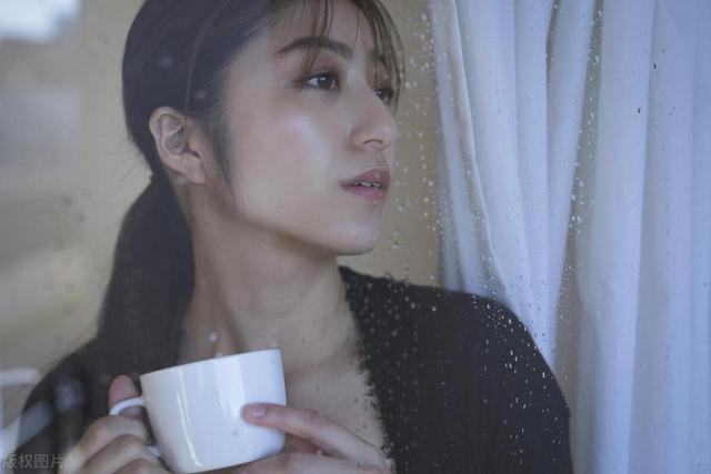 男友長得帥又體貼！但他「給不出86萬聘金」爸媽不讓我嫁　閨蜜慫恿我分手「男友傳來一張照片」我哭了