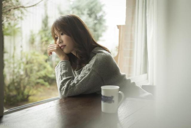 男友長得帥又體貼！但他「給不出86萬聘金」爸媽不讓我嫁　閨蜜慫恿我分手「男友傳來一張照片」我哭了