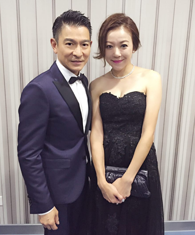 婚後淡出演藝圈！47歲女星被目擊「蛋糕店打工」從早站到晚　「不介意被同行認出」另謀出路：面試好幾次