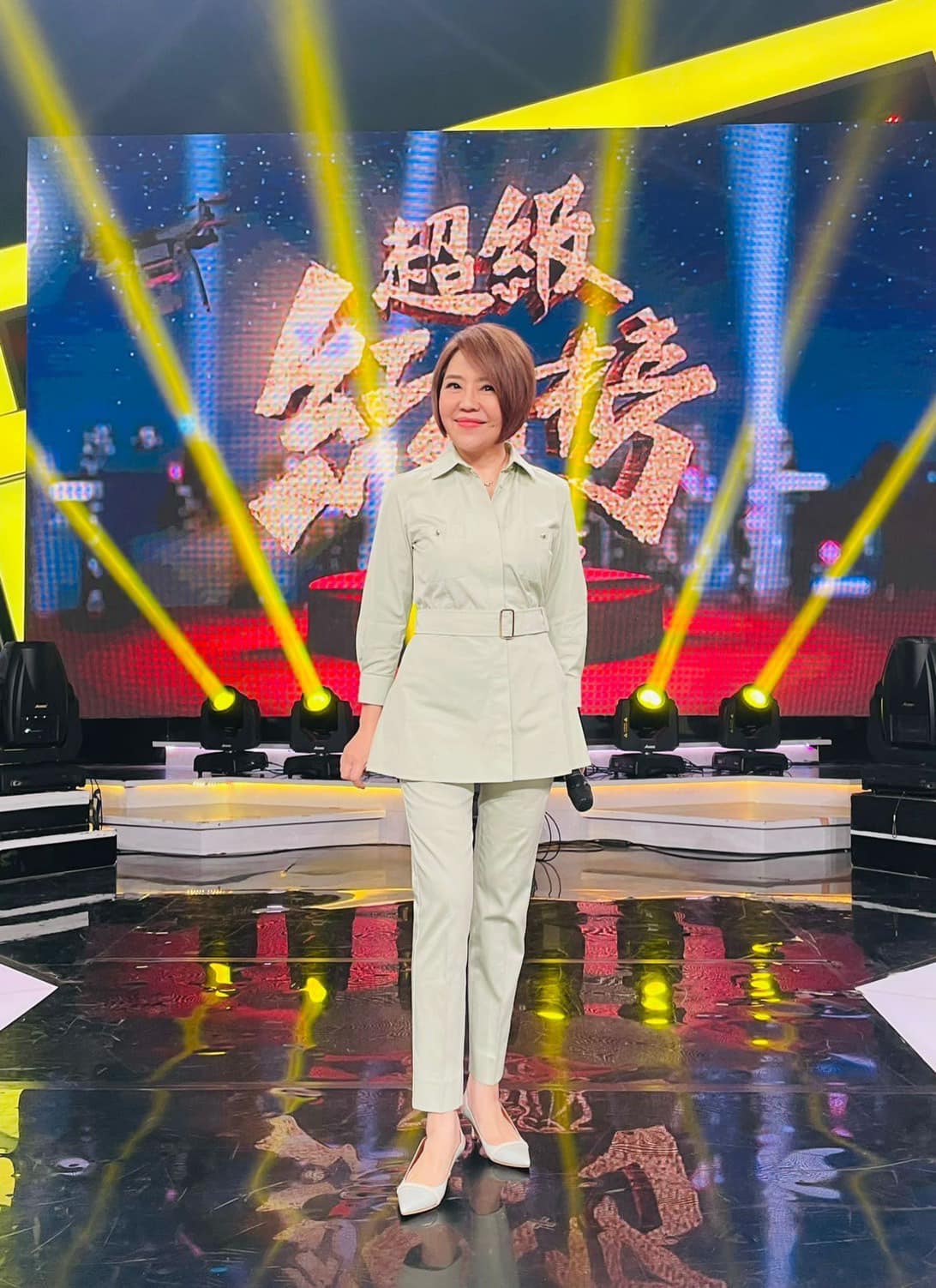 詹雅雯搭高鐵手扶梯「被行李砸中肋骨受傷」！好友于美人第一時間出手了「拜託大家幫忙」
