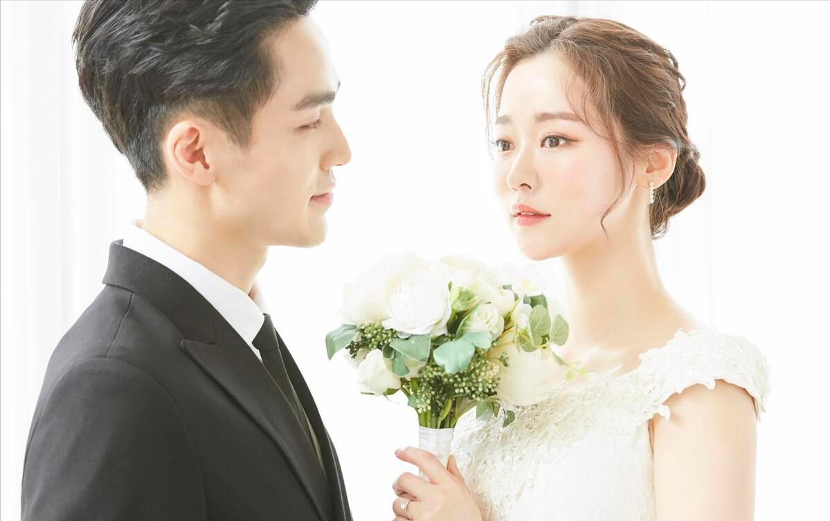 兒子月薪10萬！提款卡上交家事全包「兒媳卻嫌他沒本事」硬要離婚　3年後「我接到一通陌生電話」笑了