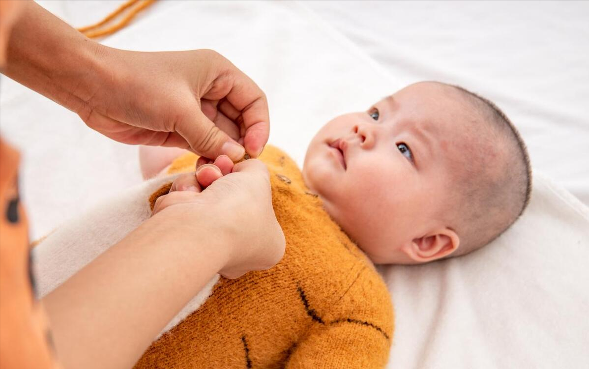 兒子月薪10萬！提款卡上交家事全包「兒媳卻嫌他沒本事」硬要離婚　3年後「我接到一通陌生電話」笑了