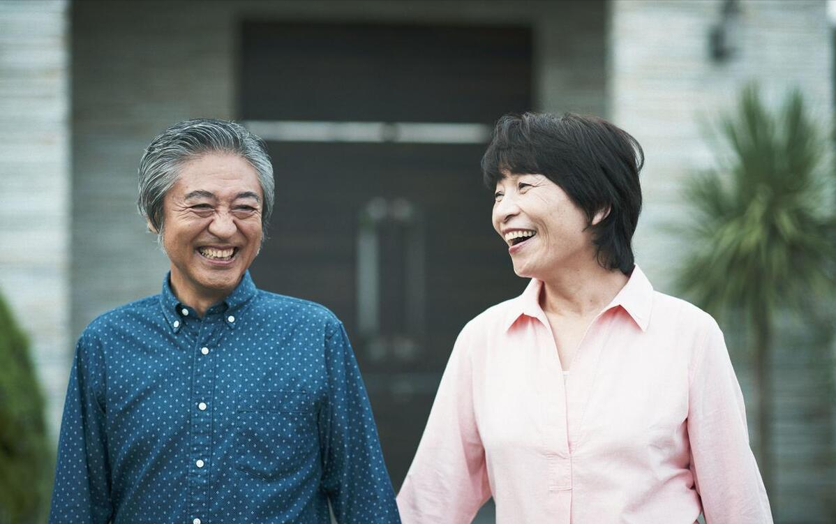 兒子月薪10萬！提款卡上交家事全包「兒媳卻嫌他沒本事」硬要離婚　3年後「我接到一通陌生電話」笑了