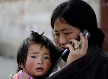 在媽媽臨死前堅持離婚！此後我和繼父10年不說話　直到繼父葬禮上「來了一個陌生人」我泣不成聲