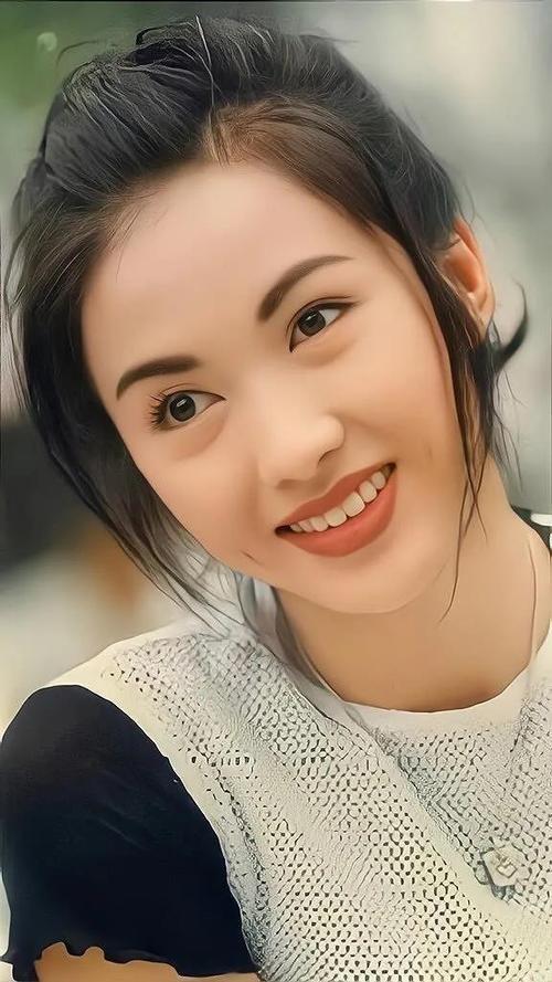 小花旦變美女總裁！她嫁給「大15歲的殘疾富豪」　一家5口3人殘疾：風光背後飽含心酸