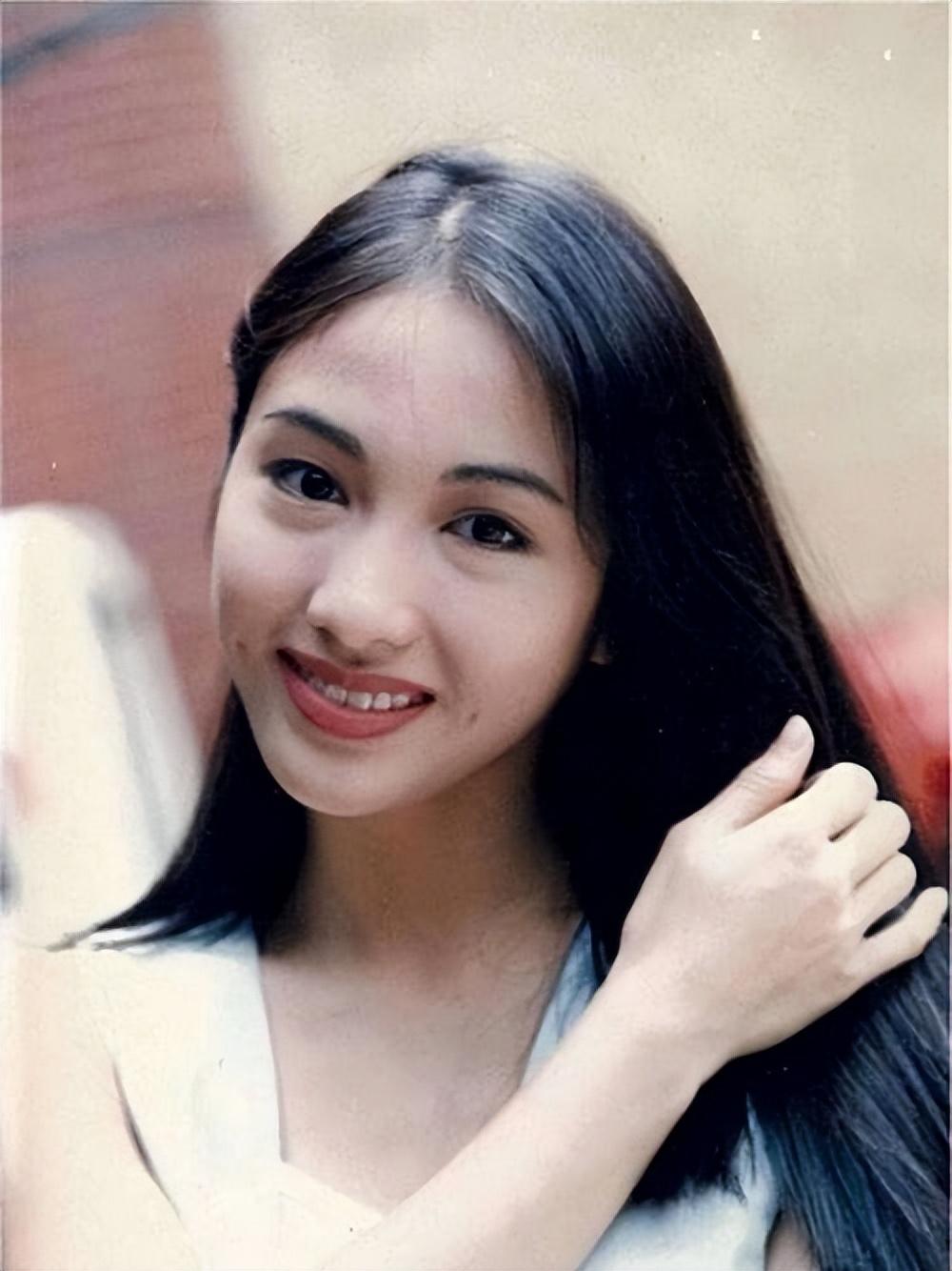 小花旦變美女總裁！她嫁給「大15歲的殘疾富豪」　一家5口3人殘疾：風光背後飽含心酸