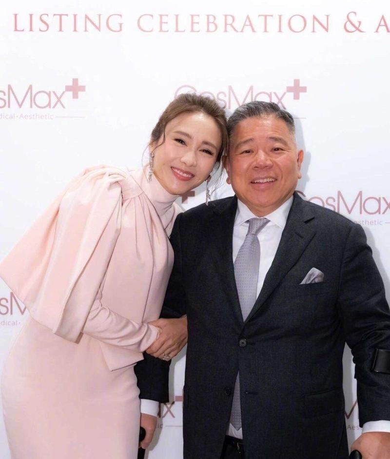 小花旦變美女總裁！她嫁給「大15歲的殘疾富豪」　一家5口3人殘疾：風光背後飽含心酸