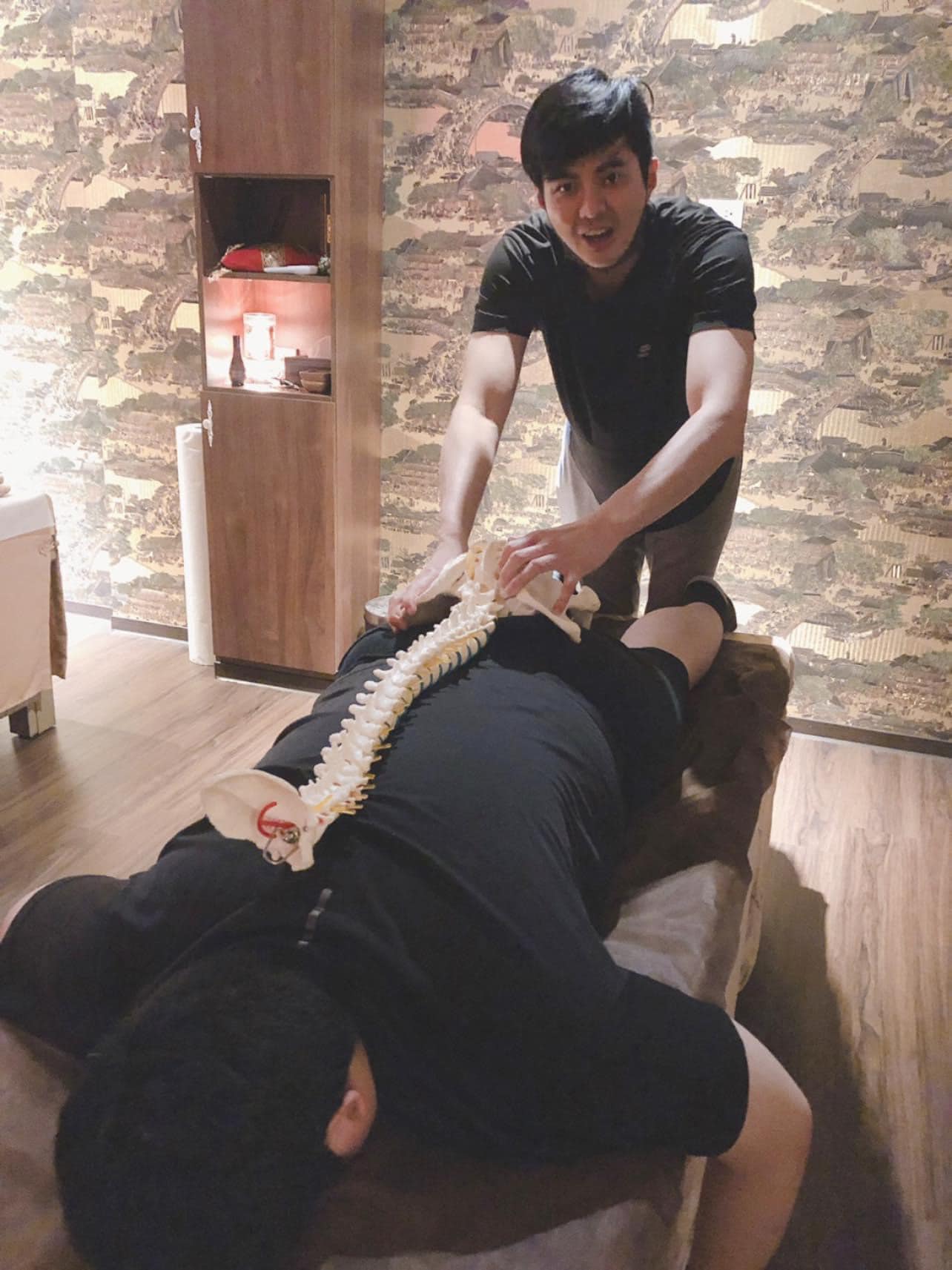 爸爸去世！八點檔男星「轉行當整復師」霸氣開第二間店　「砸7位數辦員工旅遊」顧客來頭都不小