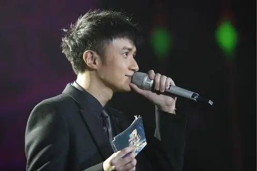 最美童話！她嫁給「一手捧紅演員尪」高齡產子　相伴22年「喜曬一家三口」