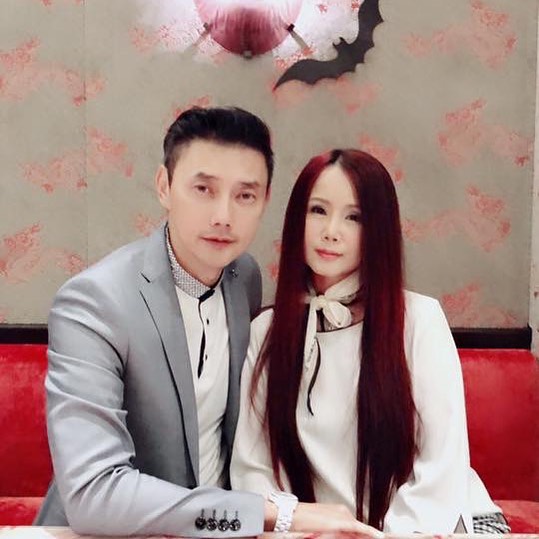 再婚8年不生子！包偉銘大壽前「攜妻飛沖繩」重溫8年前婚禮　劉依純突放話「想要再嫁」他傻眼答應了