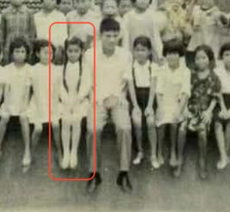 天生美人胚子！陳美鳳翻出「60年前小學珍貴合照」　網見第一排「超仙美腿」秒認出：氣質滿分