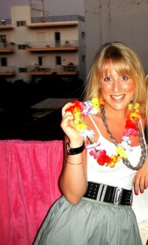 想要當花瓶！她花400萬「把自己整成塑膠芭比」　原本臉蛋曝光「網友一看超傻眼」：太可惜了吧