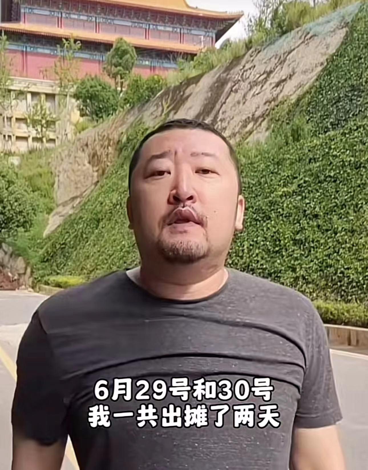 手都沒停過！41歲知名男星「夜市擺攤榨果汁」畫面曝光　2天後「慘遭管理員驅趕」怒喊：就是不讓我活