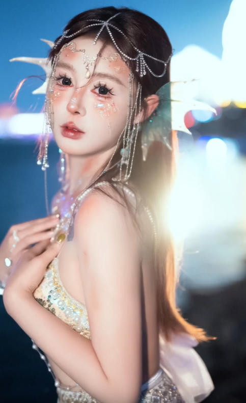 花1200元請化妝師！女孩臉上「被畫上髒髒斑點」超困惑　完妝踏上海灘「秒變身絕美人魚公主」❤️