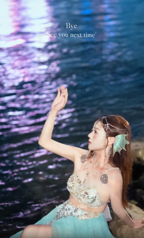 花1200元請化妝師！女孩臉上「被畫上髒髒斑點」超困惑　完妝踏上海灘「秒變身絕美人魚公主」❤️