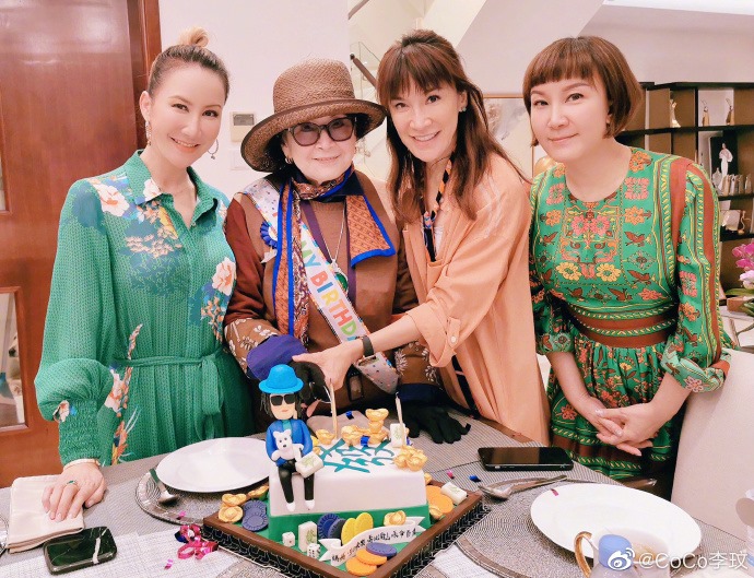 她是最美天使！李玟風雪夜「幫賣光20萬斤橘」站路邊裝袋　8旬老翁「得知噩耗落淚」：永遠記得恩情