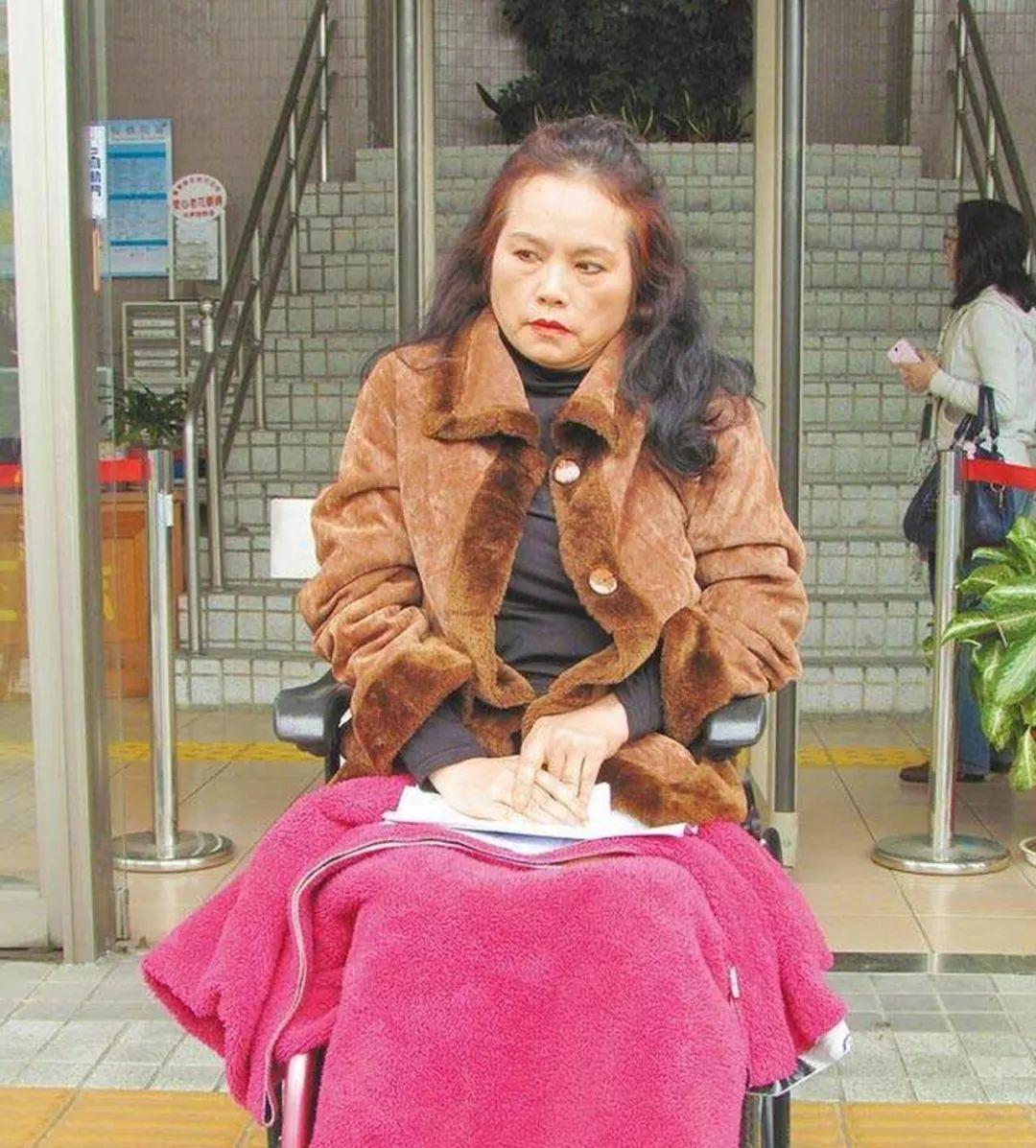 癱坐輪椅40年！62歲歌后「留遺言吞葯輕生」　　警方趕到急送醫：她曾飽受老公出軌困擾