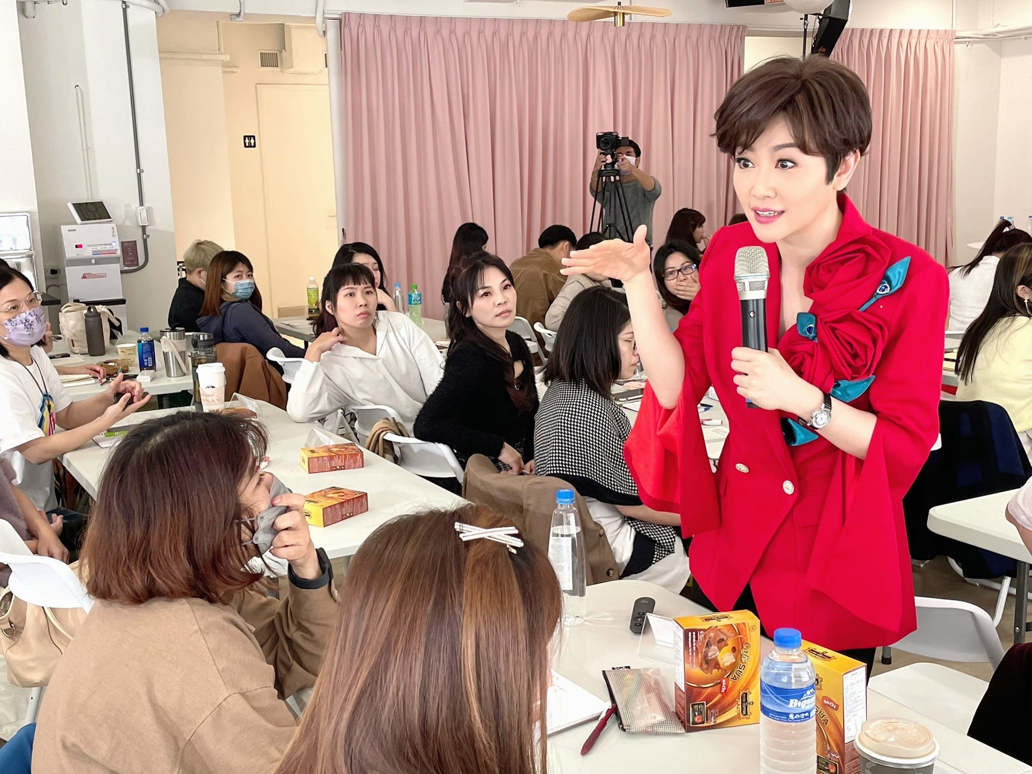 結婚14年！黃國倫遭諷「當躺平族吃軟飯」開演唱會要靠老婆  寇乃馨「親自揭穿事實」：是我賺到
