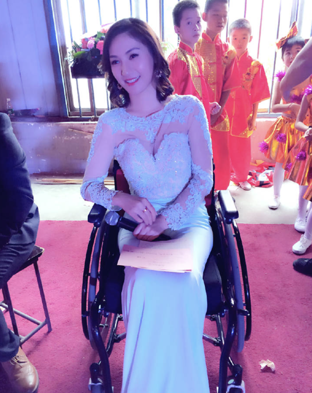 巔峰期殞落！44歲大咖女星「病倒化妝間5分鐘」被判終生癱瘓　咬牙苦撐「成為人生勝利組」：殘而不缺