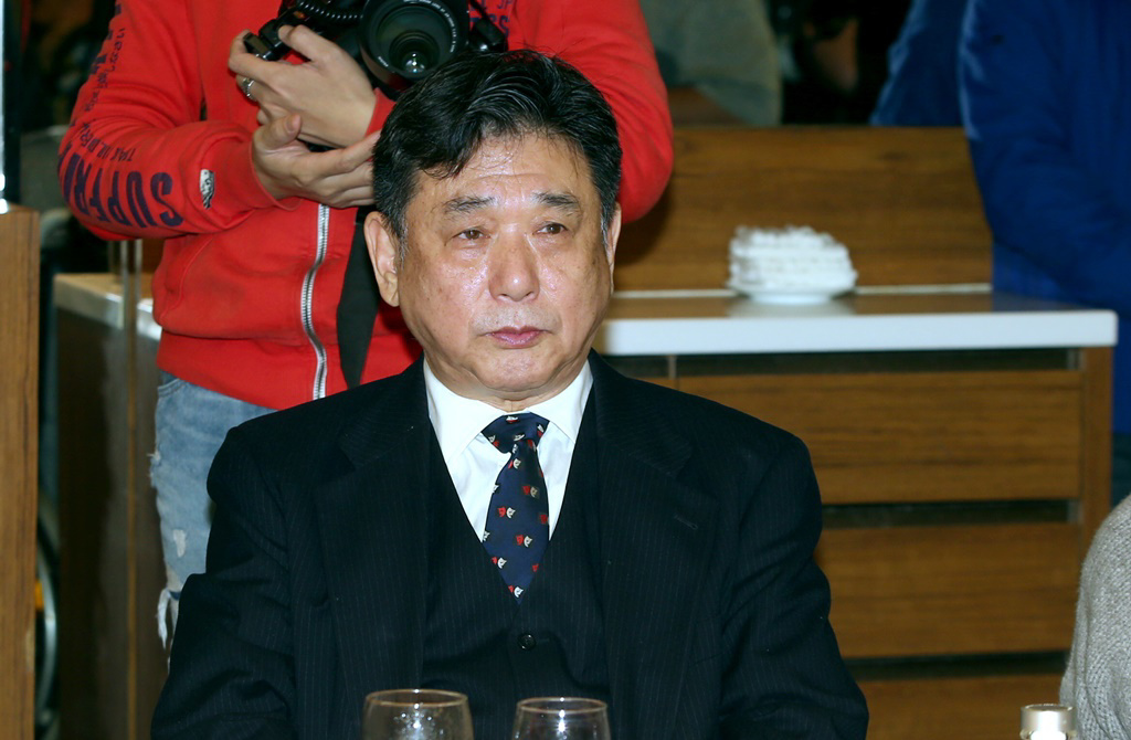 才梅開四度!一代小生自爆「配偶欄是空的」8年婚變 火大切割「小28歲歌后妻」:她不想犯重婚罪