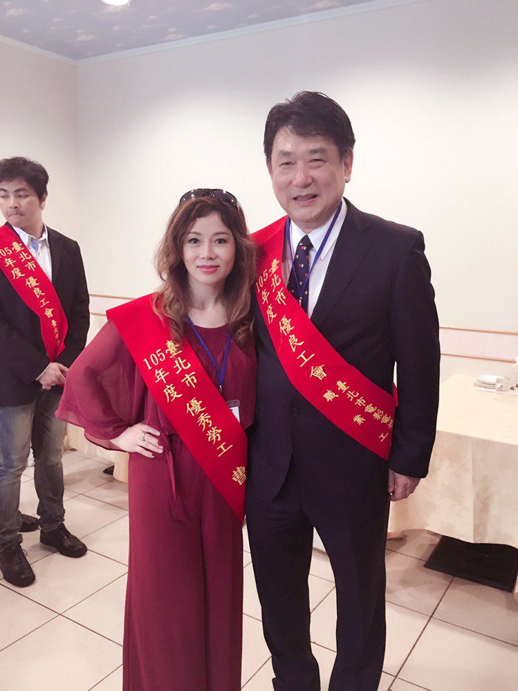 才梅開四度!一代小生自爆「配偶欄是空的」8年婚變 火大切割「小28歲歌后妻」:她不想犯重婚罪