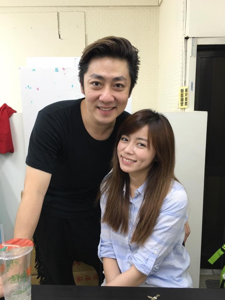 艾成離世將滿1年！王瞳砸7位數「公開兩人愛的結晶」承襲亡夫精神　掛回婚紗照「全身發抖」友人急勸：別勉強