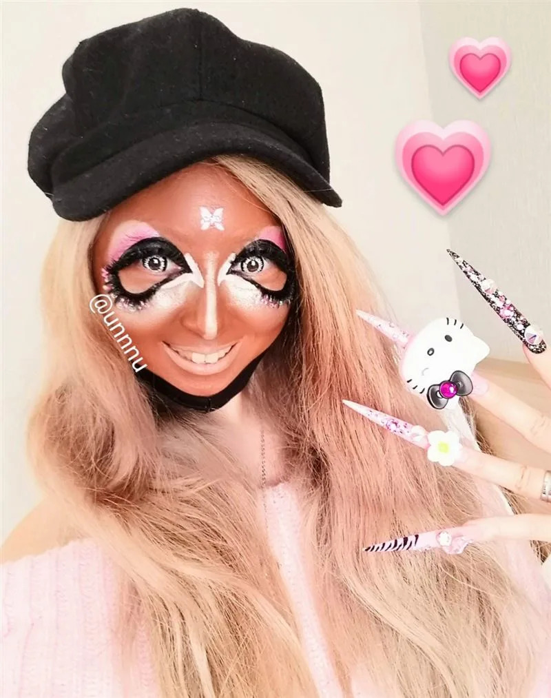 愛上黑辣妹妝容！人妻出門「把整張臉塗黑」濃妝豔抹　卸妝後「露出仙女真面目」網直嘆太可惜