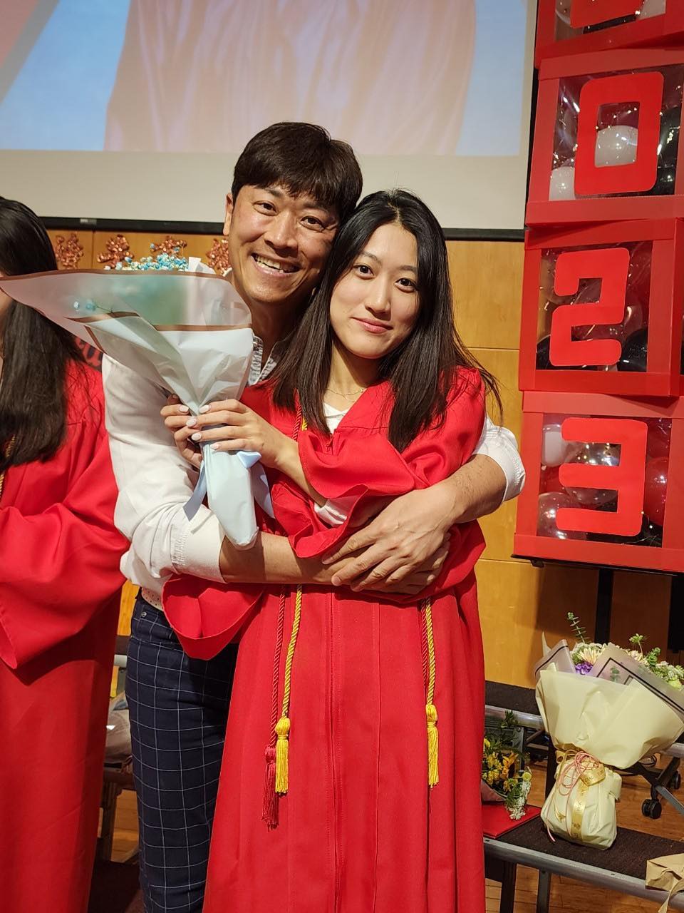 侯昌明激動落淚！興奮宣布愛女「考上世界前三藝術名校」　兒也想出國無奈嘆「4年要燒3千萬」